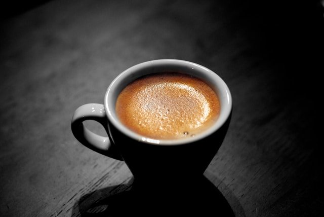Froth Milk Like a Pro for your Coffee Froth Milk Like a Pro for your Coffee